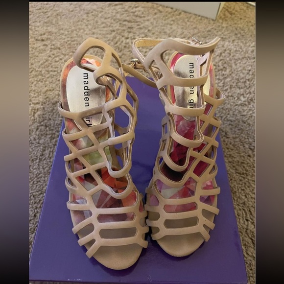 Madden Girl Directt Heels - Picture 1 of 6